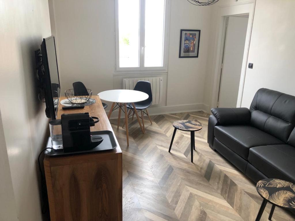 Superbe Appartement Independant En Centre Ville Vichy Exterior foto